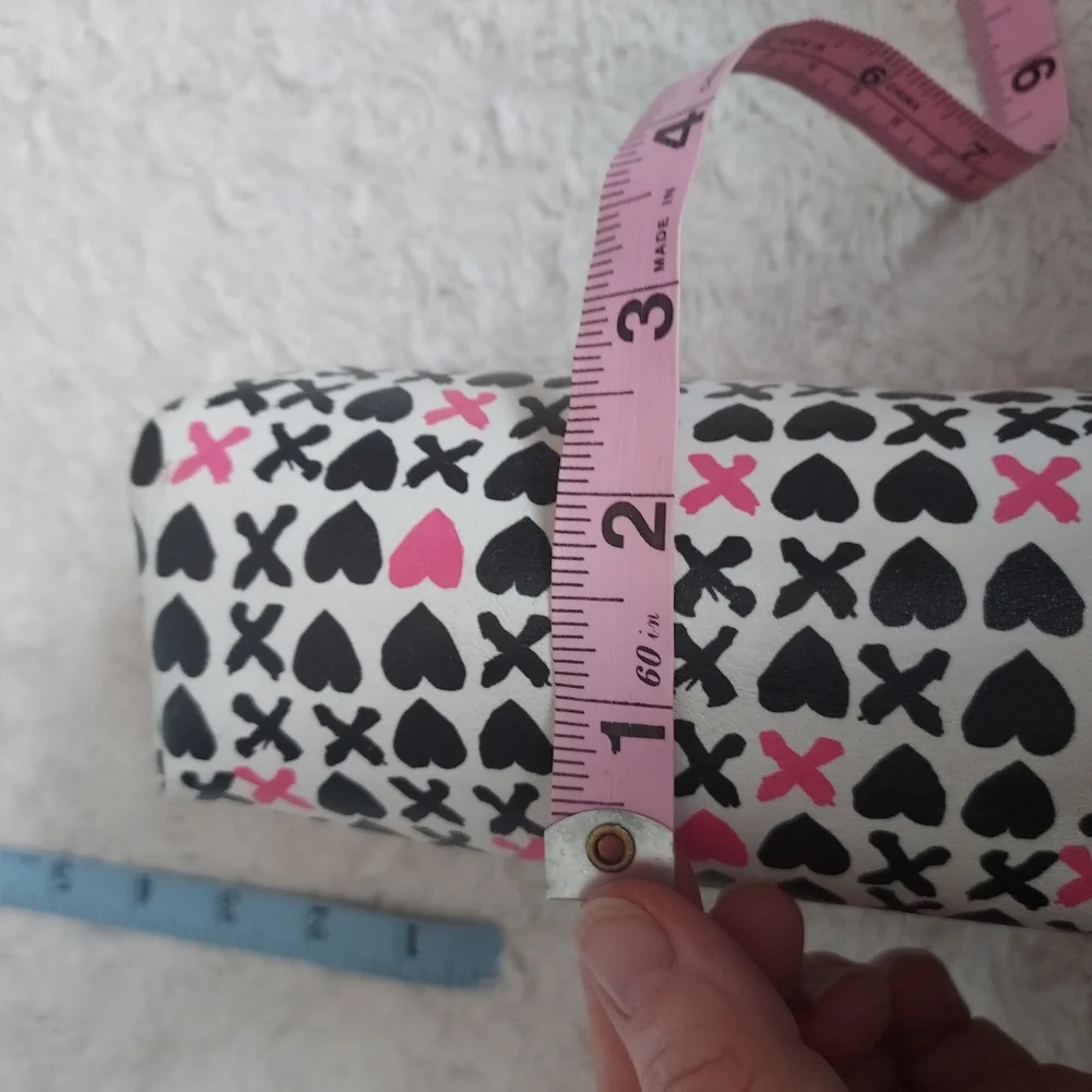 Hearts & Kisses small durable cosmetic makeup toiletry bag Travel Vacation